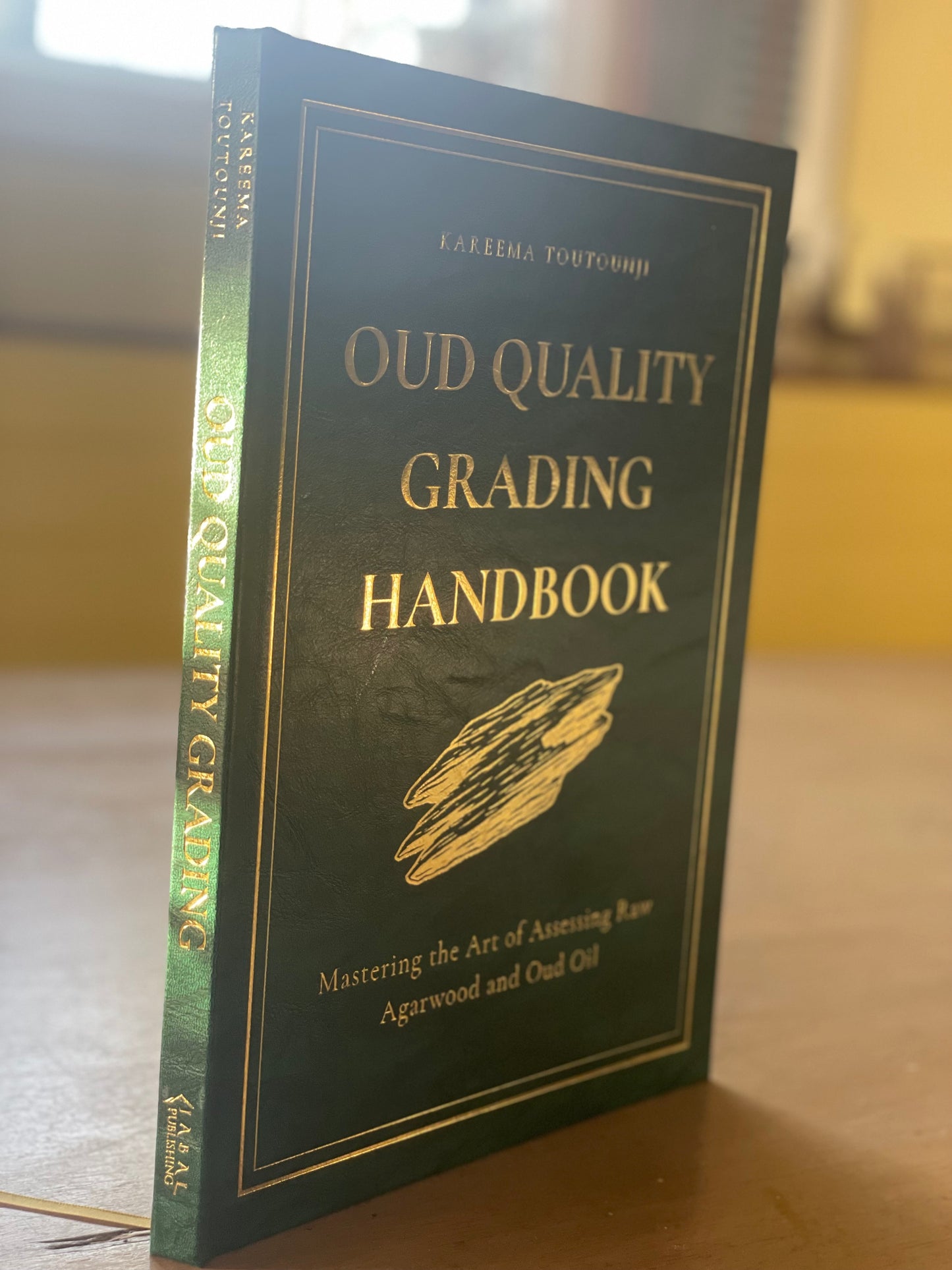 Oud Quality Grading Framework — Mastering the Art of Assessing Raw Agarwood and Oud Oil